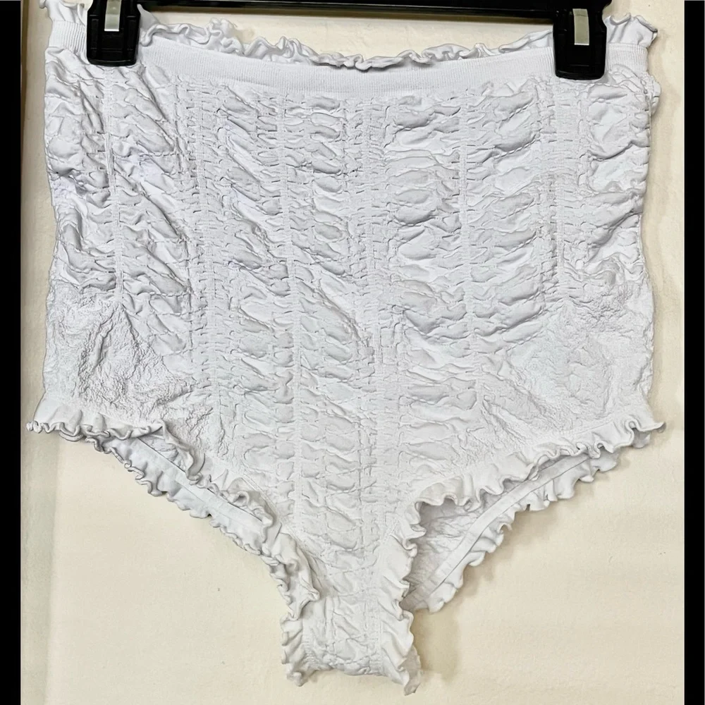 Free People’s Chloe Ruched Ruffle White Shorties Size M/L
